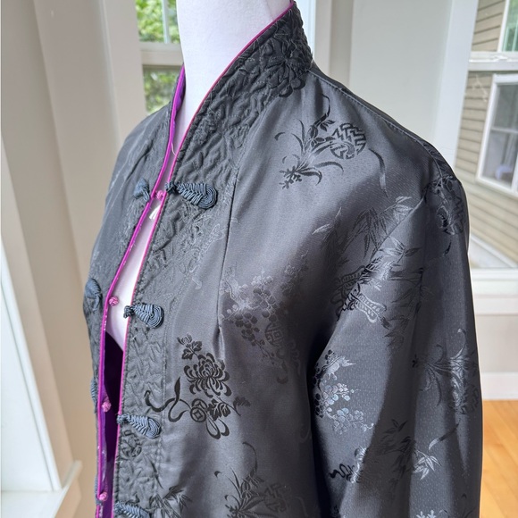 Vintage Purple Black Chinese Embroidered Silk Bed Jacket Handmade Reversible - Picture 15 of 16